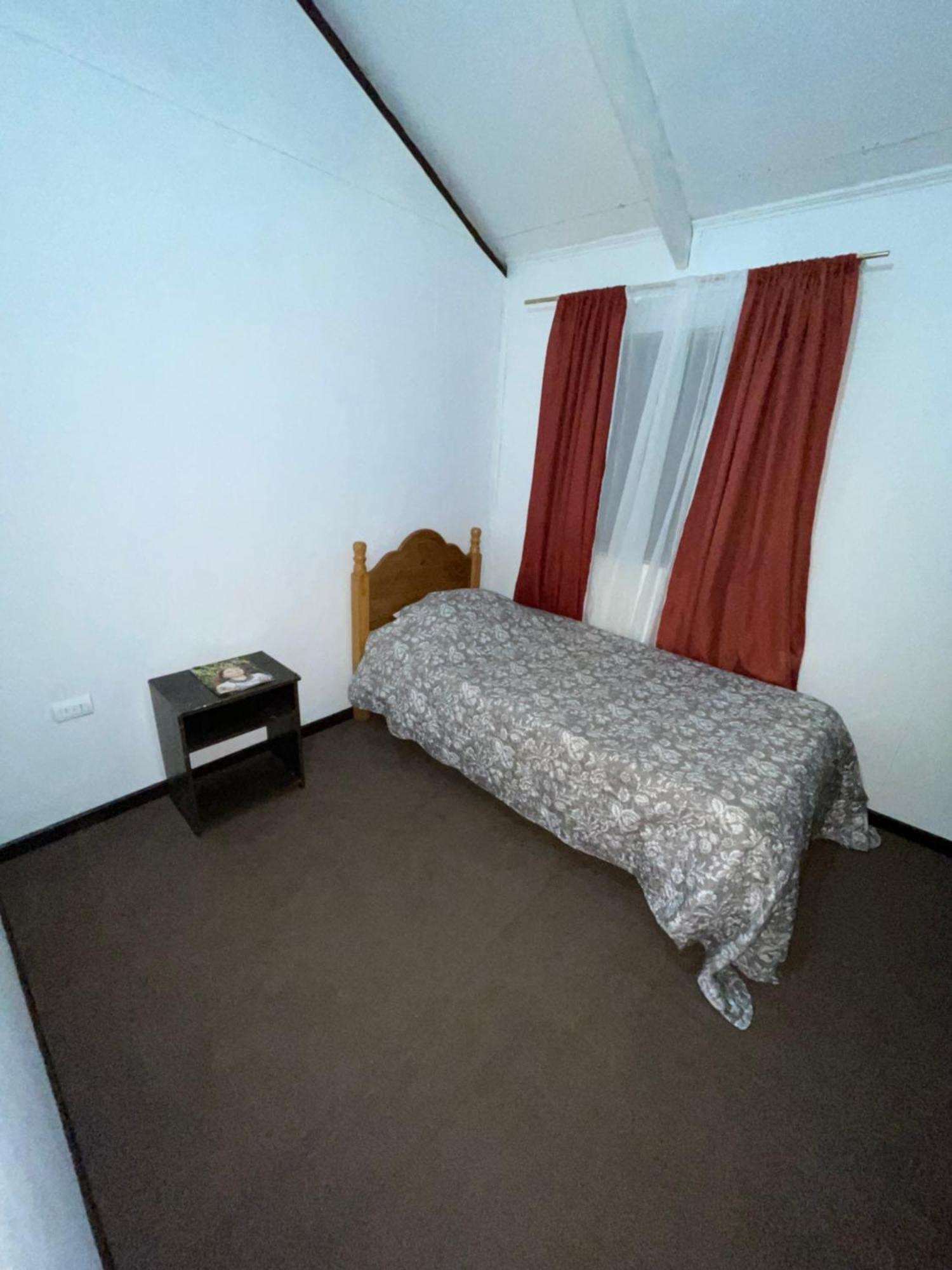 Pua Vaenga Hostel Hanga Roa Buitenkant foto